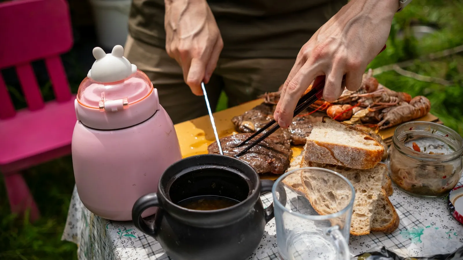 雨の日のBBQはどうする？4つの対処法と「室内BBQ」という選択肢